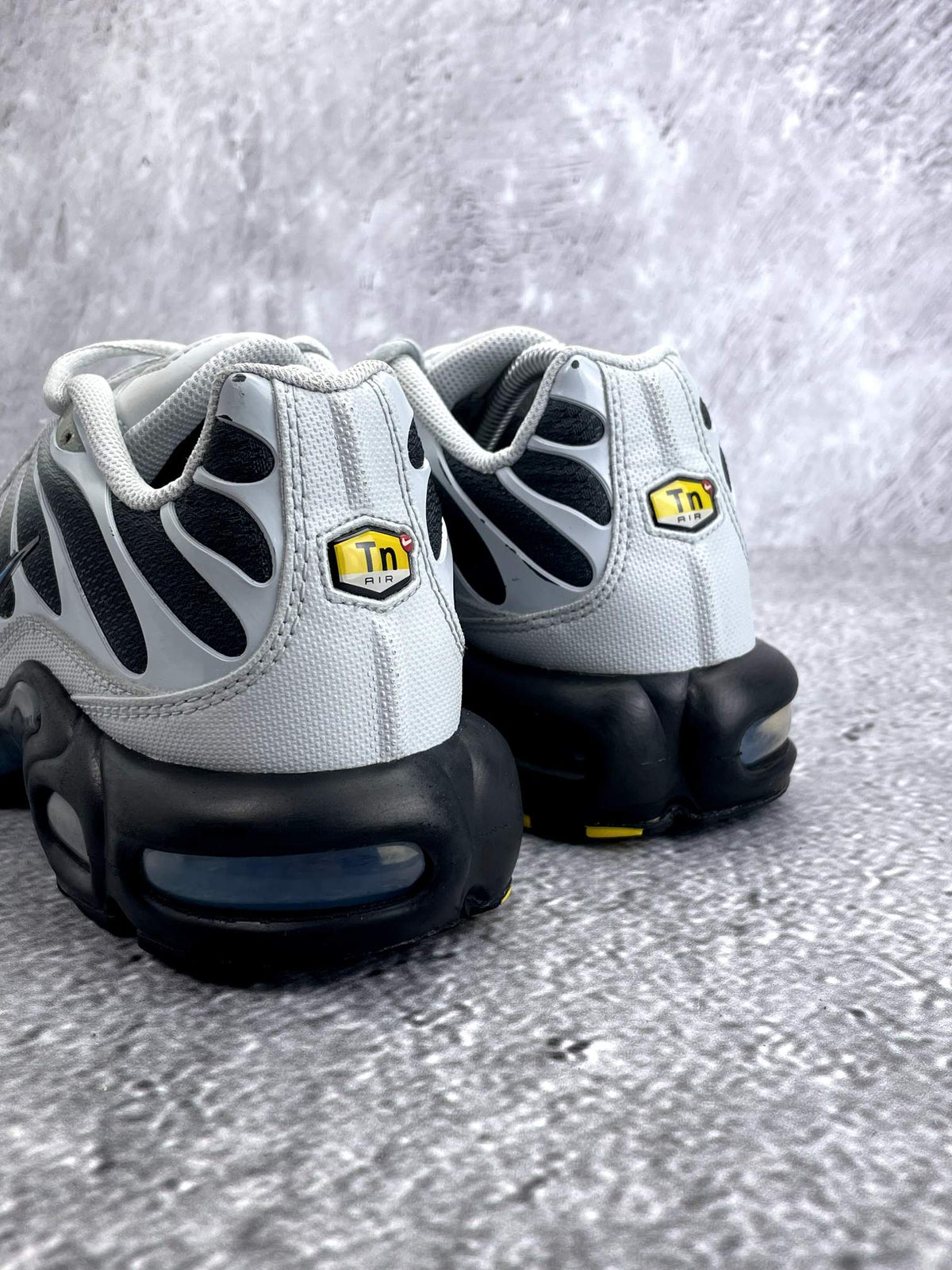Nike Air Max Plus Pure Platinum University Blue — buty sportowe męskie w bardzo dobrym stanie rozmiar 42.5, widok z tyłu