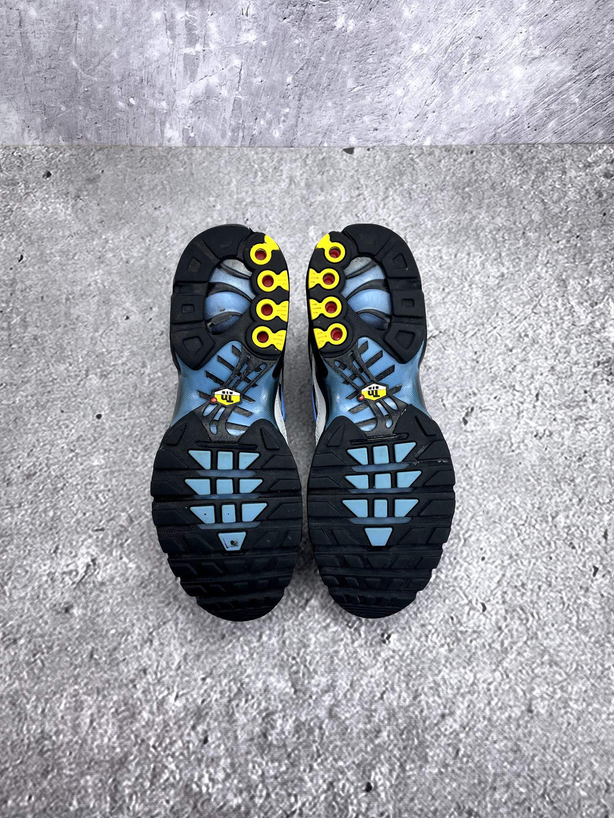 Nike Air Max Plus Pure Platinum University Blue — buty sportowe męskie w bardzo dobrym stanie rozmiar 42.5, podeszwa