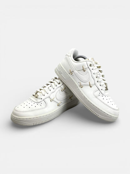 Nike Air Force 1 Low — buty sportowe damskie w bardzo dobrym stanie rozmiar 38, boczny profil