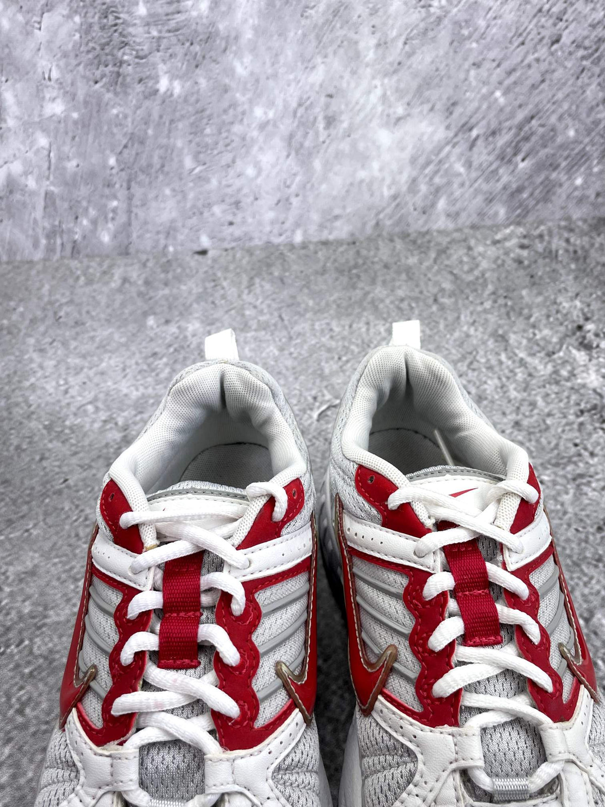 Nike V5 RNR — buty sportowe damskie w bardzo dobrym stanie rozmiar 38, zapiętki butów