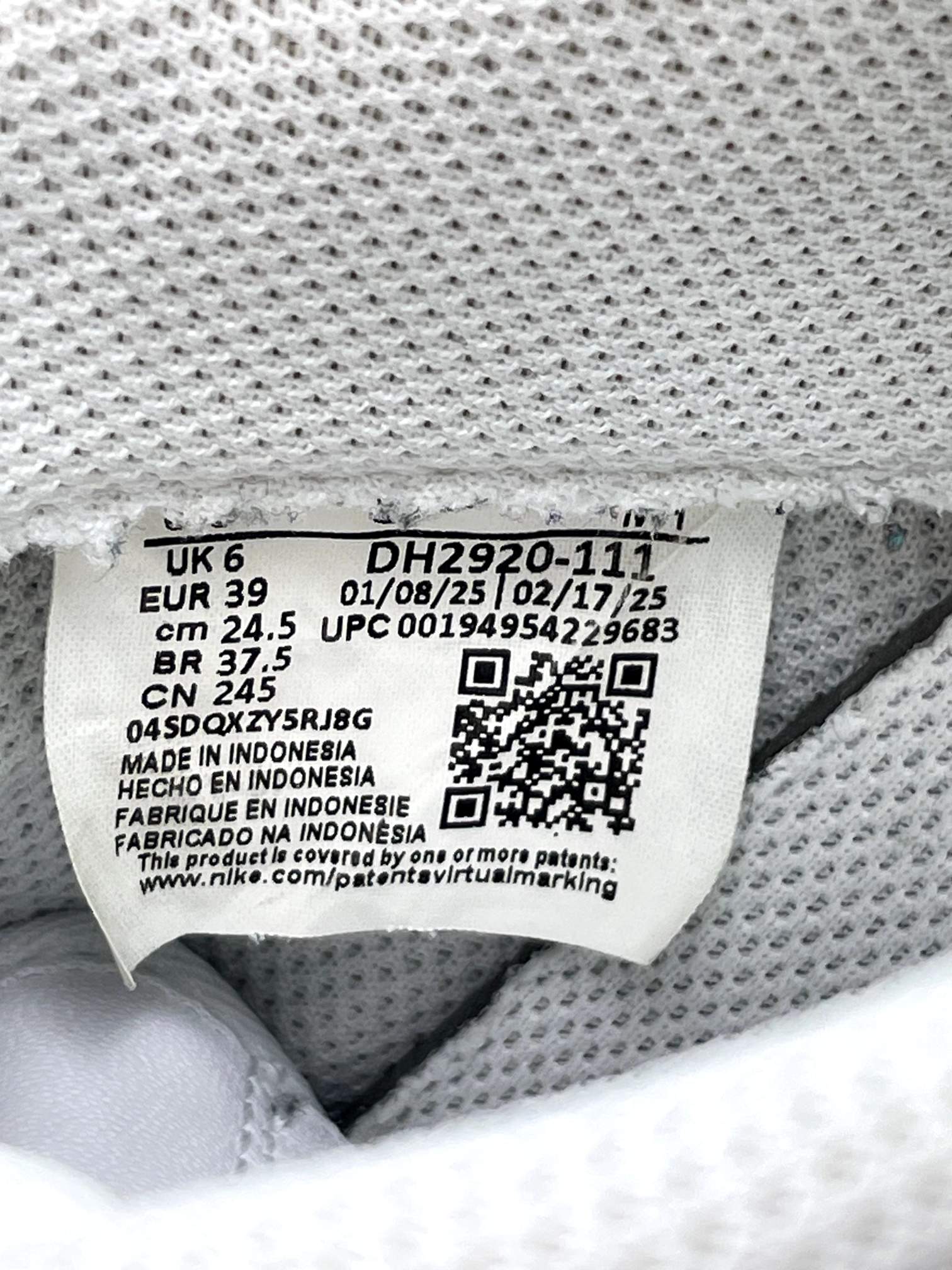 Nike Air Force 1 Low Triple White — buty sportowe damskie w bardzo dobrym stanie rozmiar 39, opcjonalne zdjęcie 2