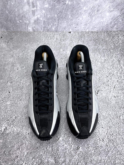 Nike Shox R4 Black Silver — buty sportowe męskie w bardzo dobrym stanie rozmiar 43, widok z góry