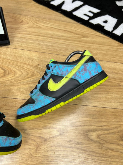 Nike Dunk Low SE Let's Dance — buty sportowe damskie w dobrym stanie rozmiar 37.5, zewnętrzny panel lewego buta