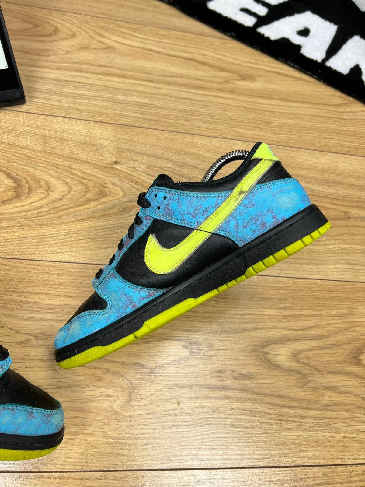 Nike Dunk Low SE Let's Dance — buty sportowe damskie w dobrym stanie rozmiar 37.5, wewnętrzny panel prawego buta