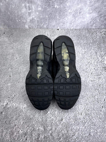 Nike Air Max 95 Essential Triple Black — buty sportowe męskie w bardzo dobrym stanie rozmiar 43, podeszwa