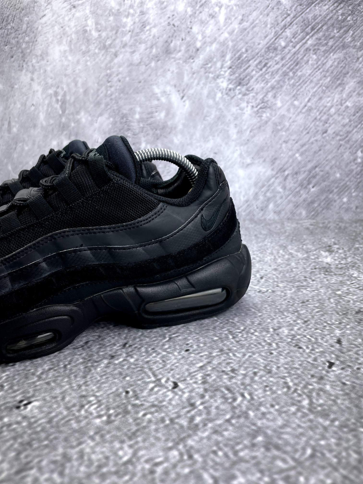 Nike Air Max 95 Essential Triple Black — buty sportowe męskie w bardzo dobrym stanie rozmiar 43, opcjonalne zdjęcie 1
