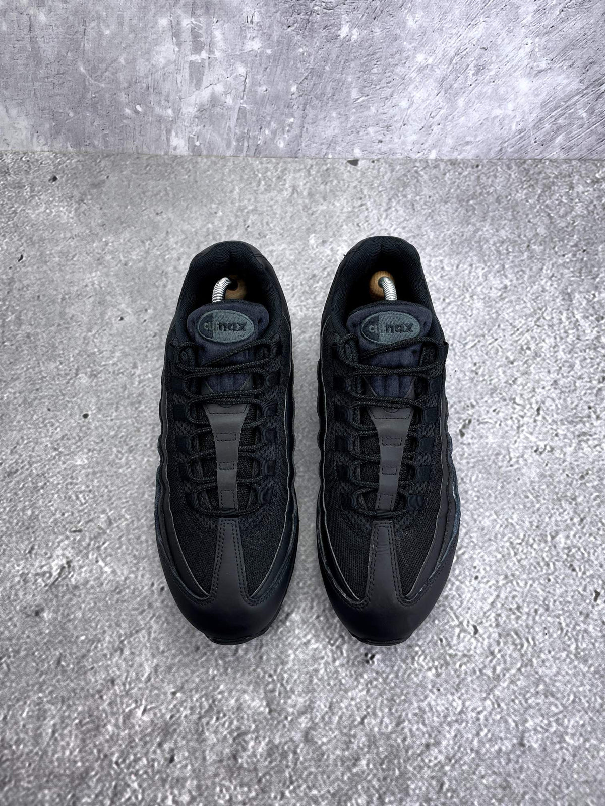 Nike Air Max 95 OG Black — buty sportowe męskie w bardzo dobrym stanie rozmiar 43, widok z góry