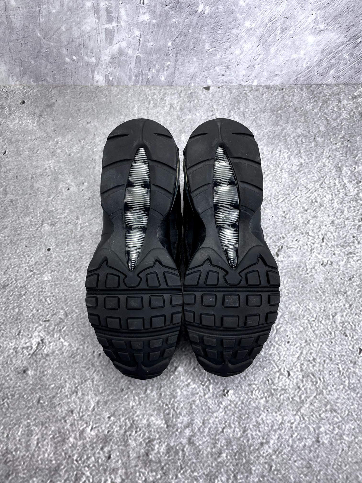 Nike Air Max 95 OG Black — buty sportowe męskie w bardzo dobrym stanie rozmiar 43, podeszwa