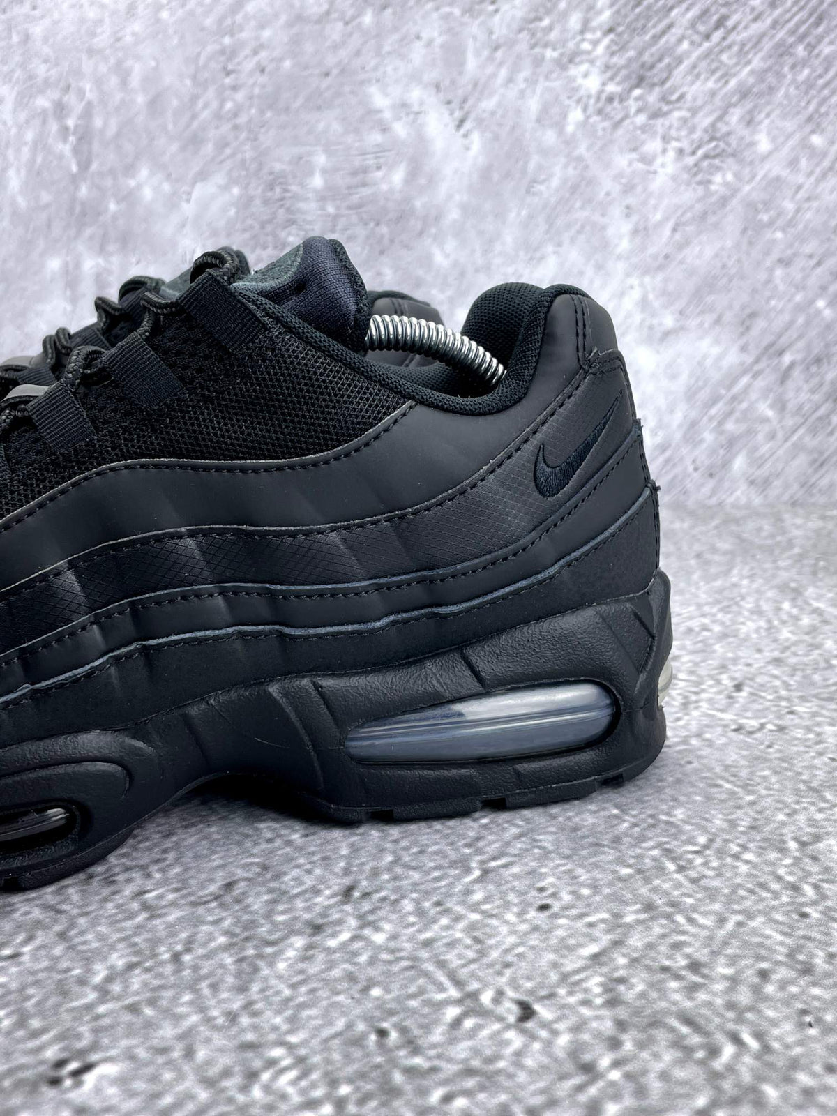 Nike Air Max 95 OG Black — buty sportowe męskie w bardzo dobrym stanie rozmiar 43, opcjonalne zdjęcie 1