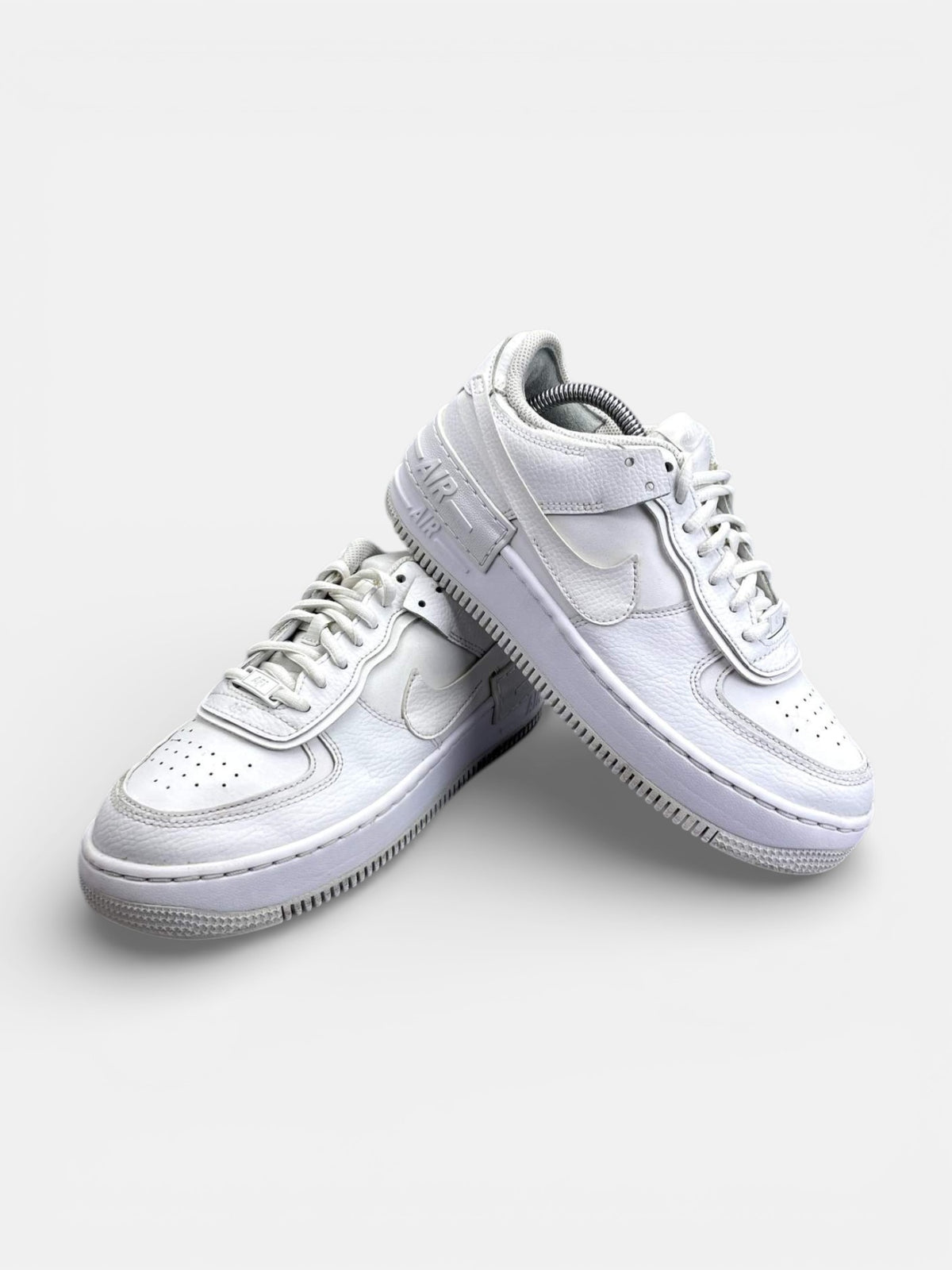 Nike Air Force 1 Shadow Triple White — buty sportowe damskie w bardzo dobrym stanie rozmiar 38.5, boczny profil
