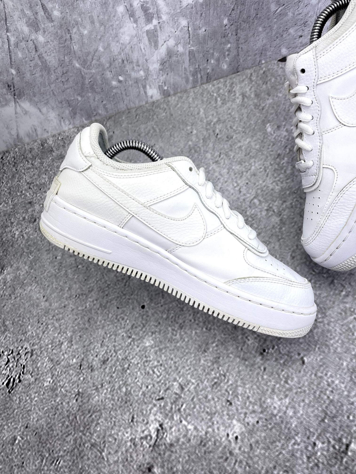 Nike Air Force 1 Shadow Triple White — buty sportowe damskie w bardzo dobrym stanie rozmiar 38.5, wewnętrzny panel lewego buta