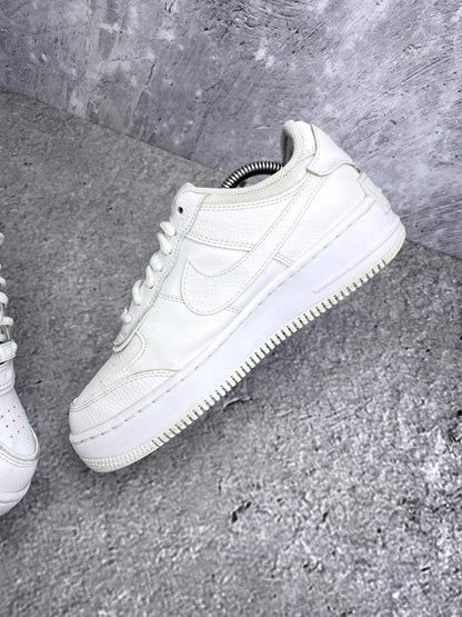 Nike Air Force 1 Shadow Triple White — buty sportowe damskie w bardzo dobrym stanie rozmiar 38.5, wewnętrzny panel prawego buta