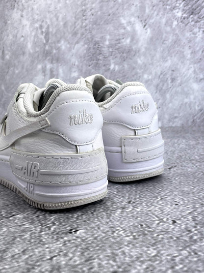 Nike Air Force 1 Shadow Triple White — buty sportowe damskie w bardzo dobrym stanie rozmiar 38.5, widok z góry