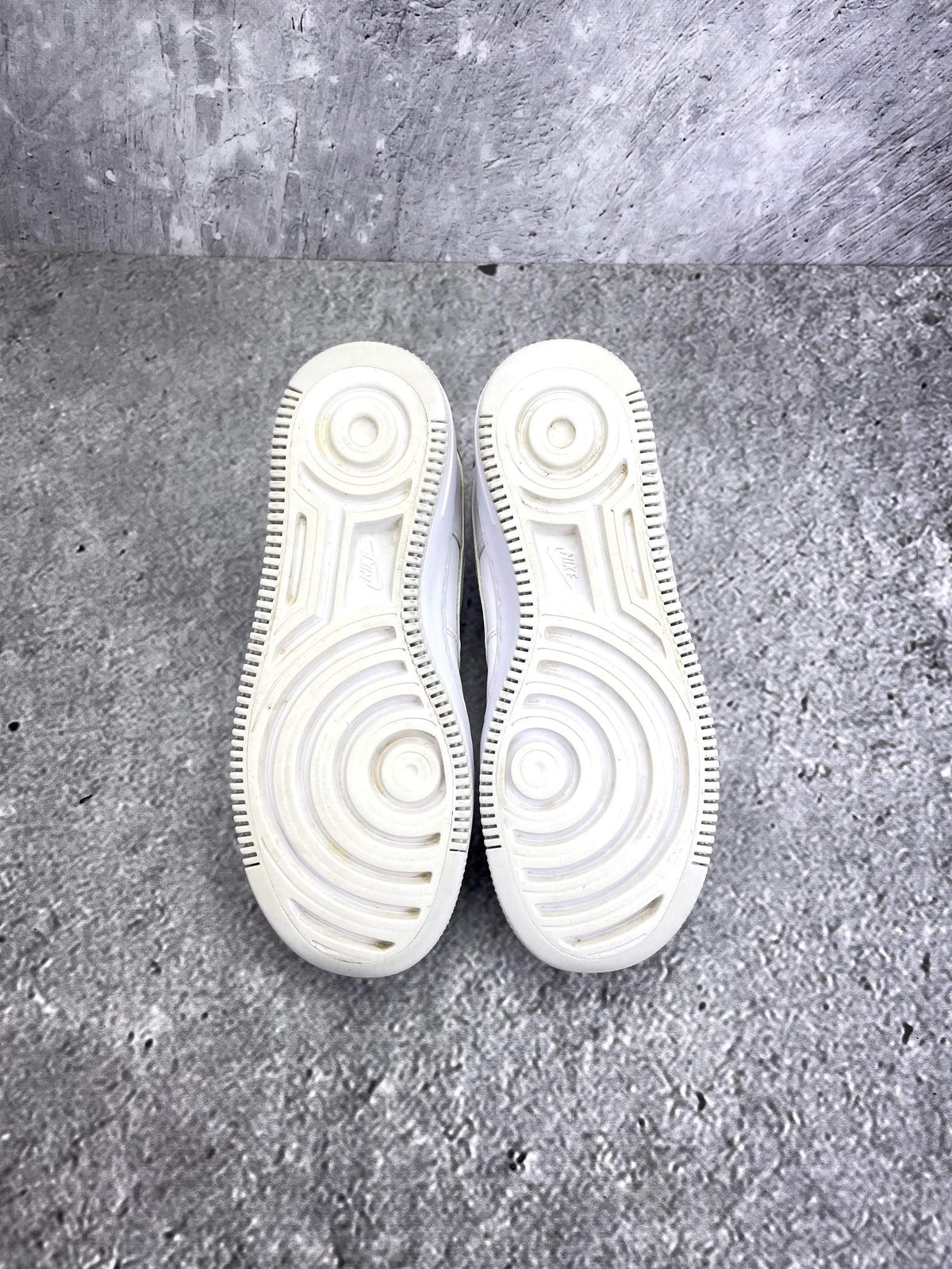 Nike Air Force 1 Shadow Triple White — buty sportowe damskie w bardzo dobrym stanie rozmiar 38.5, podeszwa
