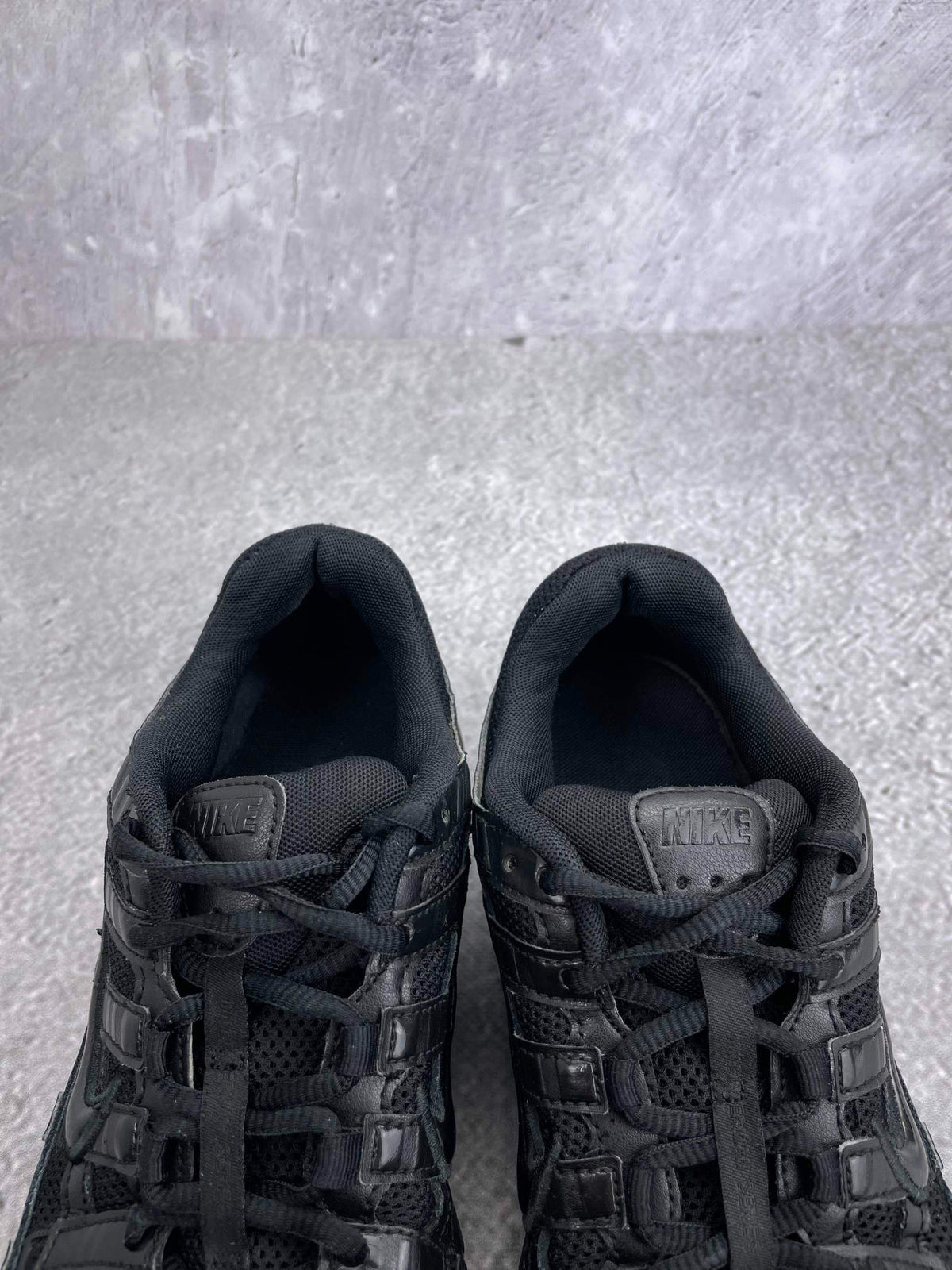 Nike P-6000 Black — buty sportowe męskie w bardzo dobrym stanie rozmiar 42, podeszwa