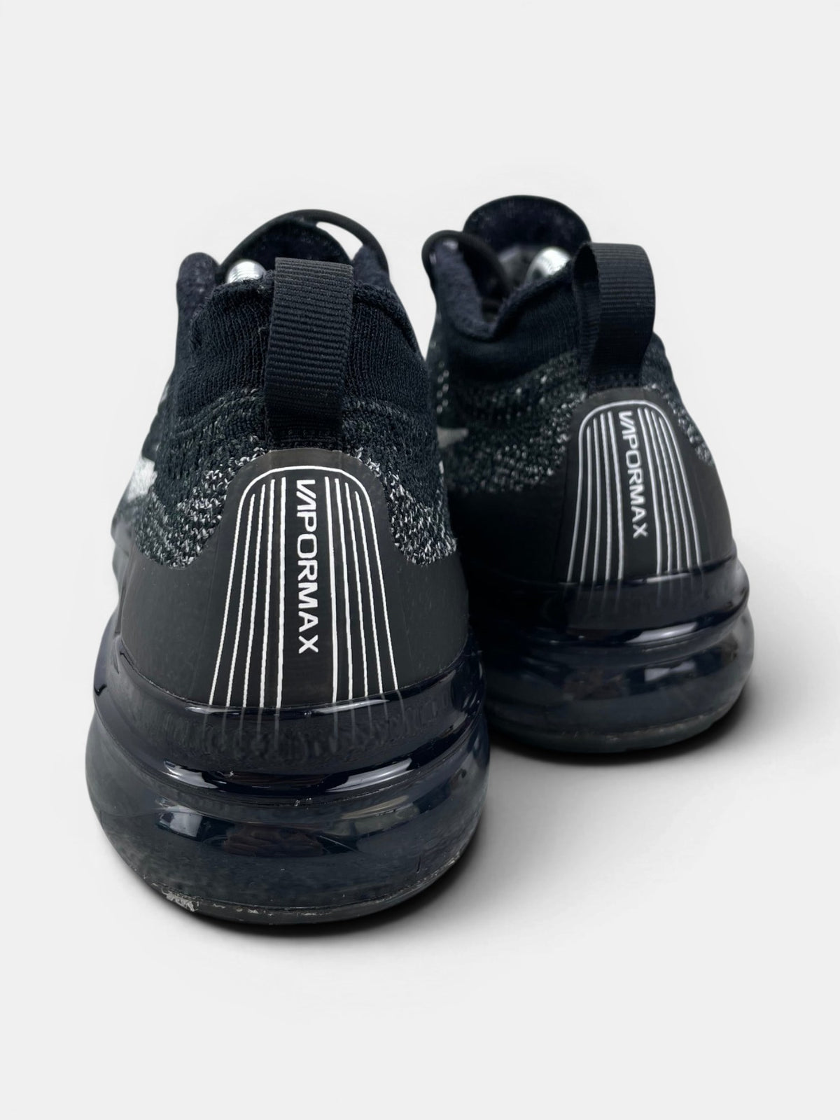 Nike Air VaporMax 2023 Flyknit Oreo — buty sportowe męskie w bardzo dobrym stanie rozmiar 44, widok z tyłu