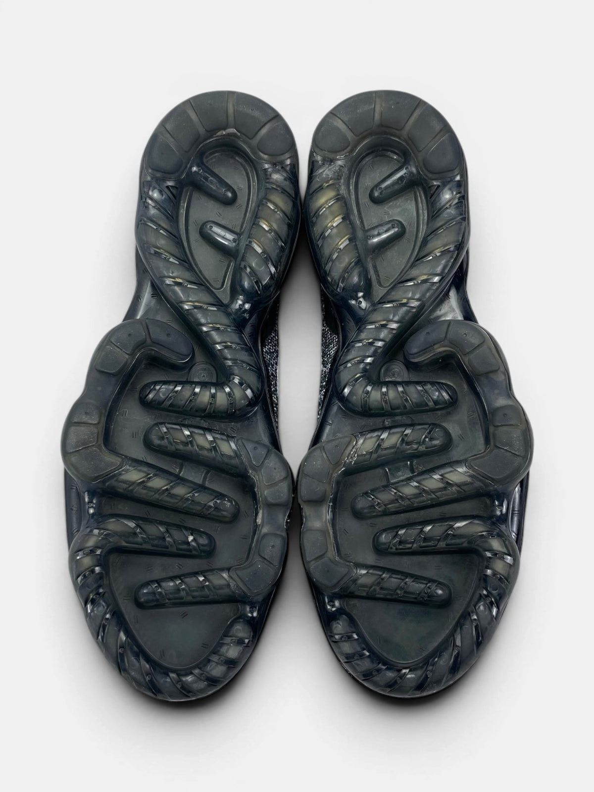 Nike Air VaporMax 2023 Flyknit Oreo — buty sportowe męskie w bardzo dobrym stanie rozmiar 44, podeszwa