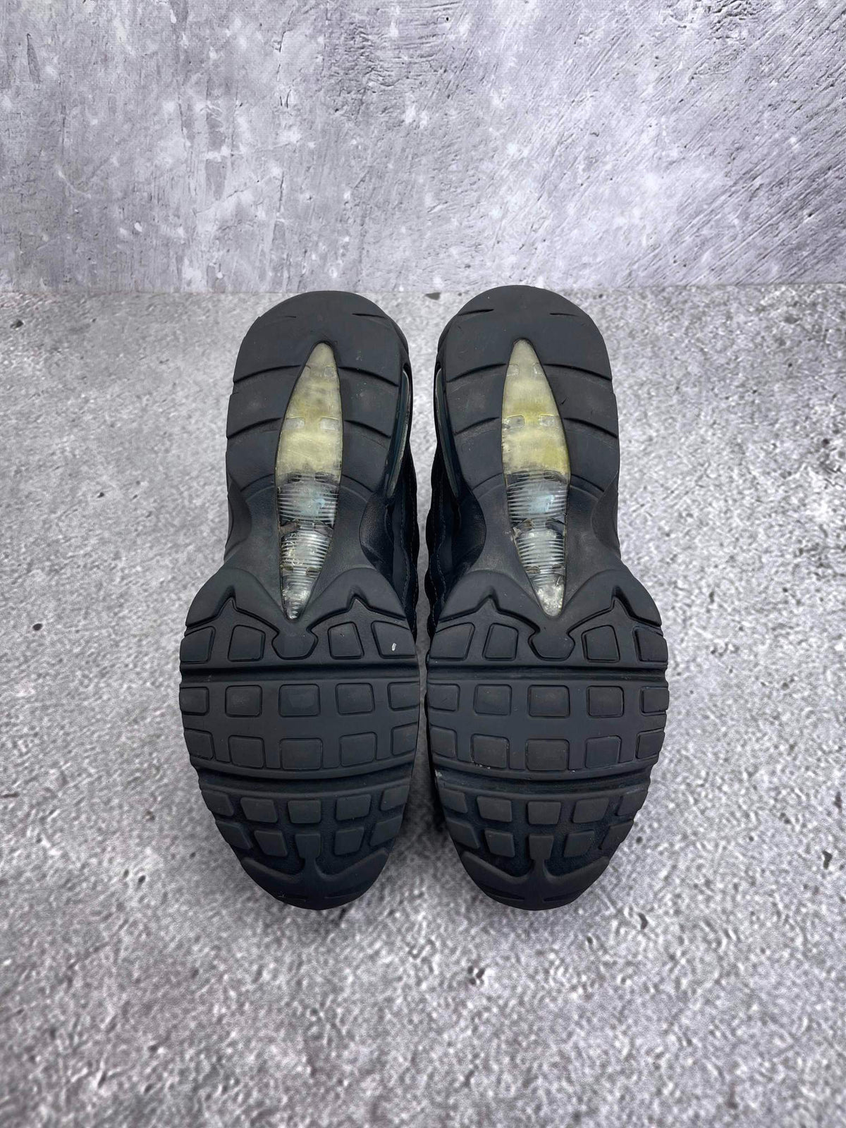 Nike Air Max 95 Black University Blue — buty sportowe męskie w bardzo dobrym stanie rozmiar 43, podeszwa