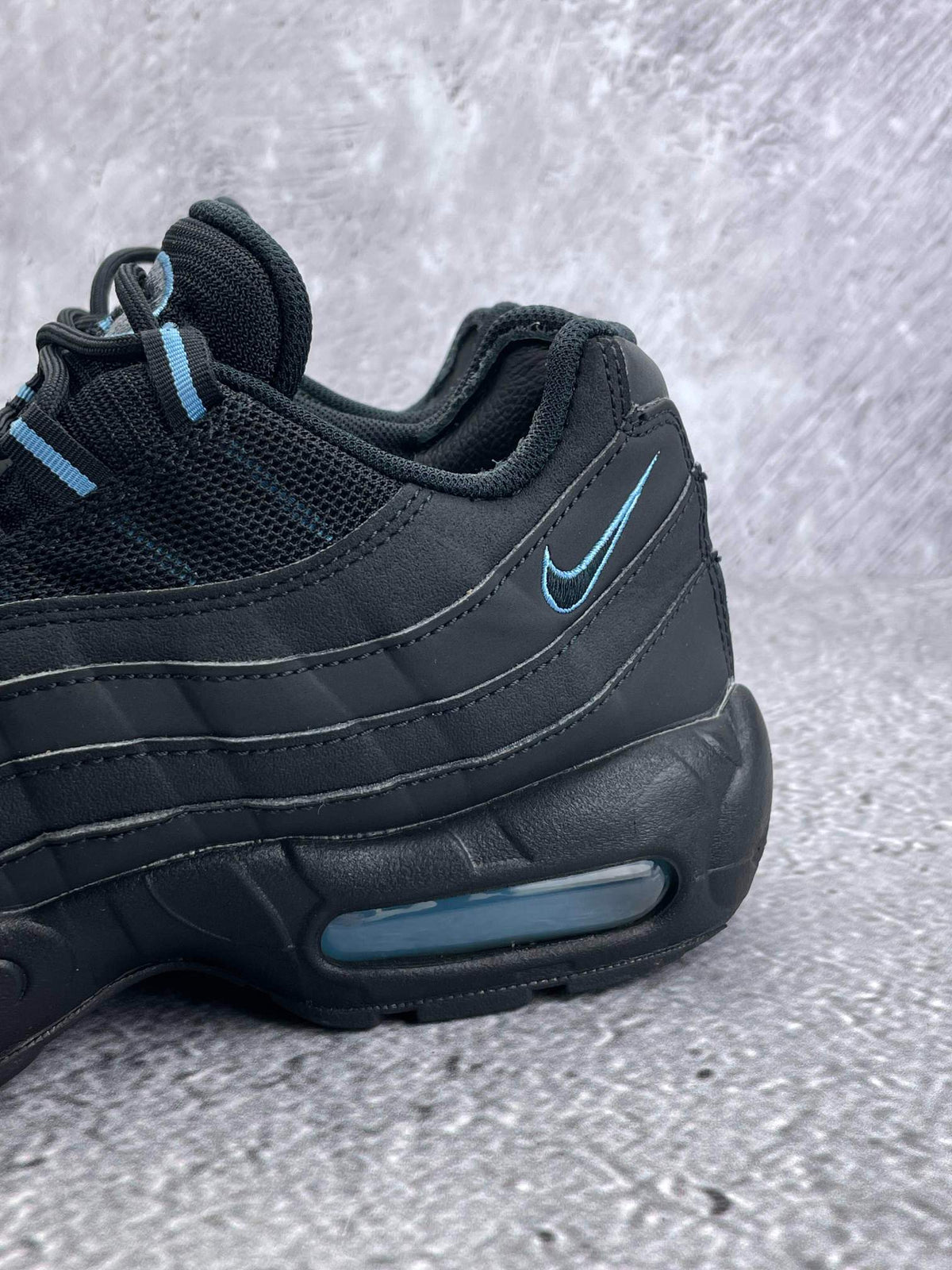 Nike Air Max 95 Black University Blue — buty sportowe męskie w bardzo dobrym stanie rozmiar 43, opcjonalne zdjęcie 1