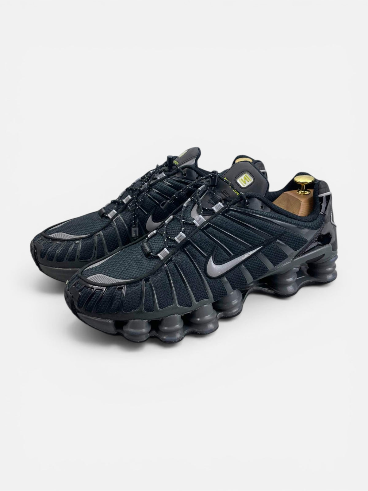 Nike Shox TL Black Iron Grey — buty sportowe męskie w bardzo dobrym stanie rozmiar 45.5, widok z boku