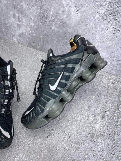 Nike Shox TL Black Iron Grey — buty sportowe męskie w bardzo dobrym stanie rozmiar 45.5, wewnętrzny panel prawego buta