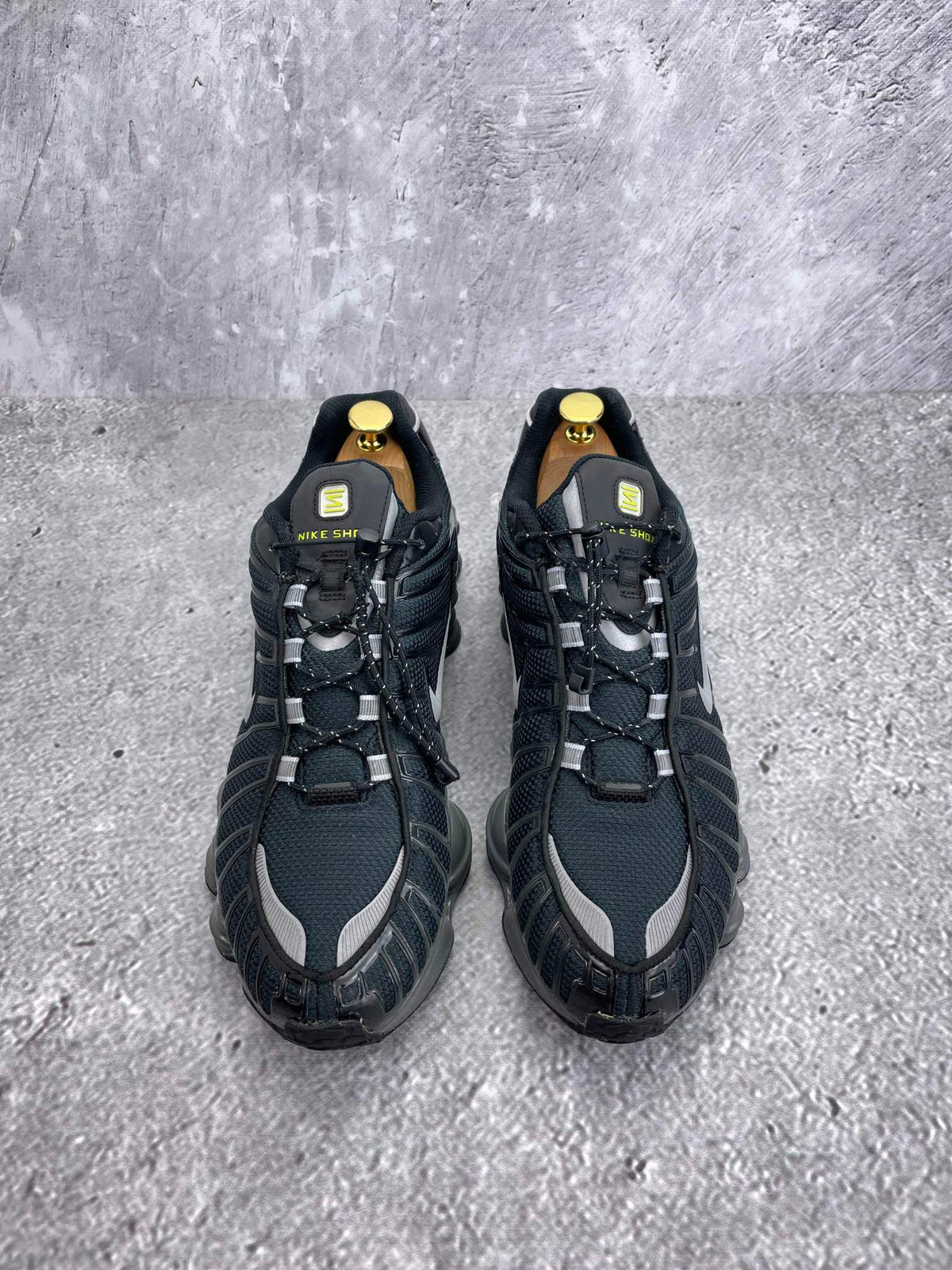 Nike Shox TL Black Iron Grey — buty sportowe męskie w bardzo dobrym stanie rozmiar 45.5, widok z góry