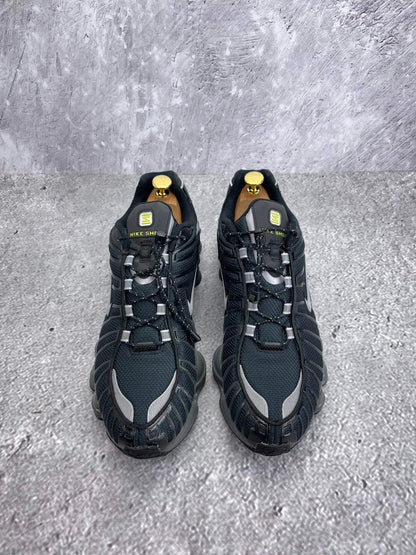 Nike Shox TL Black Iron Grey — buty sportowe męskie w bardzo dobrym stanie rozmiar 45.5, widok z góry