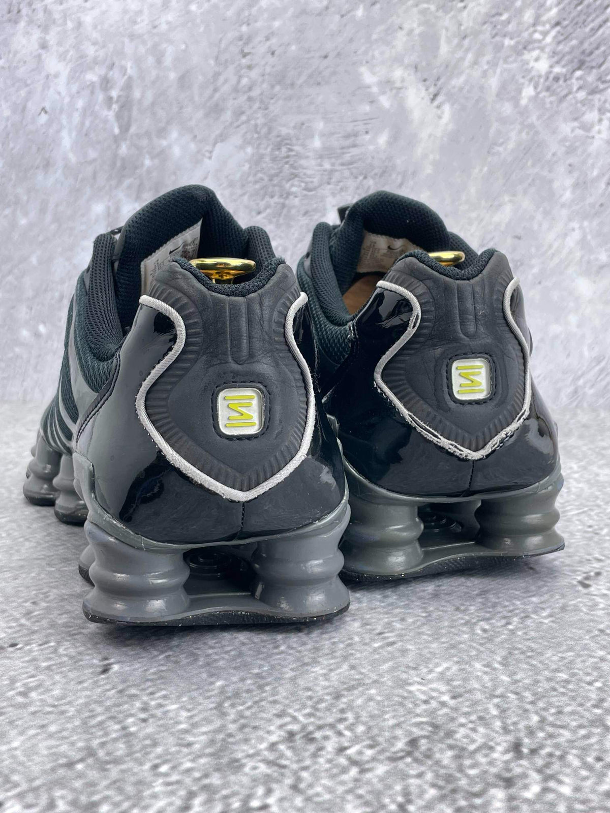 Nike Shox TL Black Iron Grey — buty sportowe męskie w bardzo dobrym stanie rozmiar 45.5, widok z tyłu