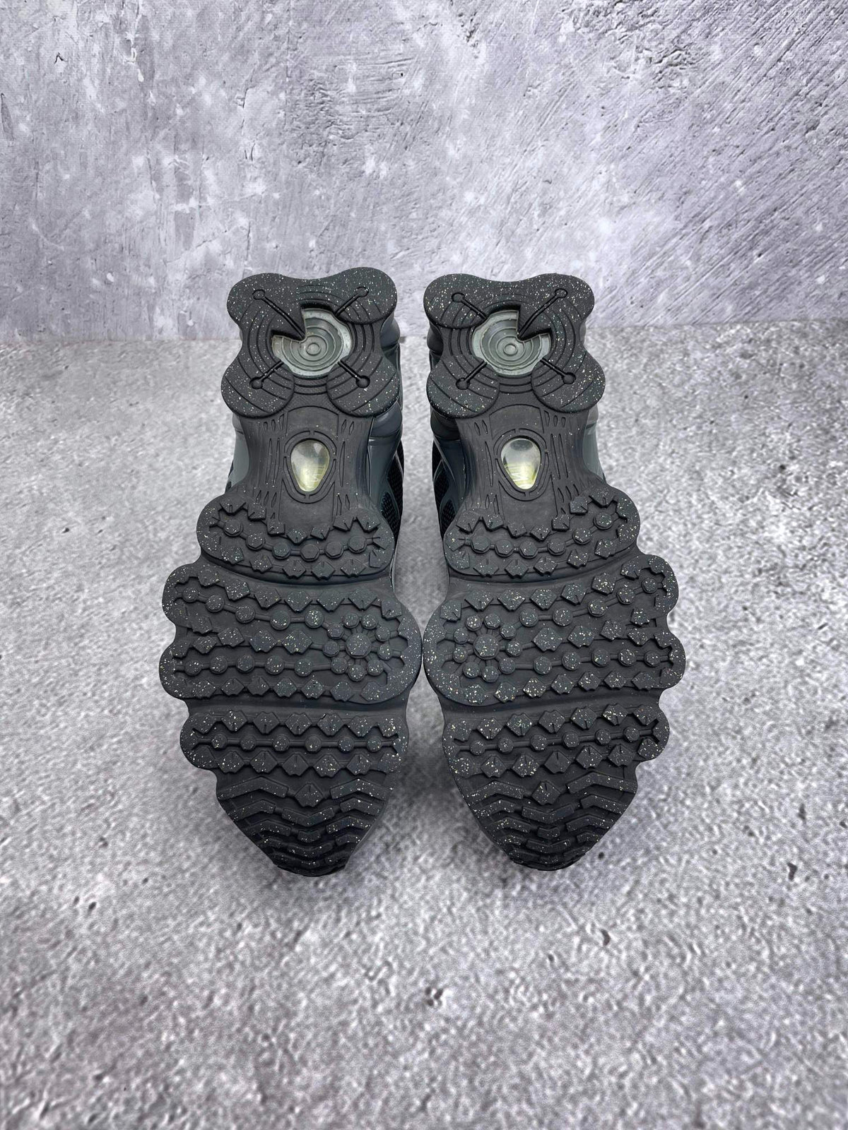 Nike Shox TL Black Iron Grey — buty sportowe męskie w bardzo dobrym stanie rozmiar 45.5, podeszwa