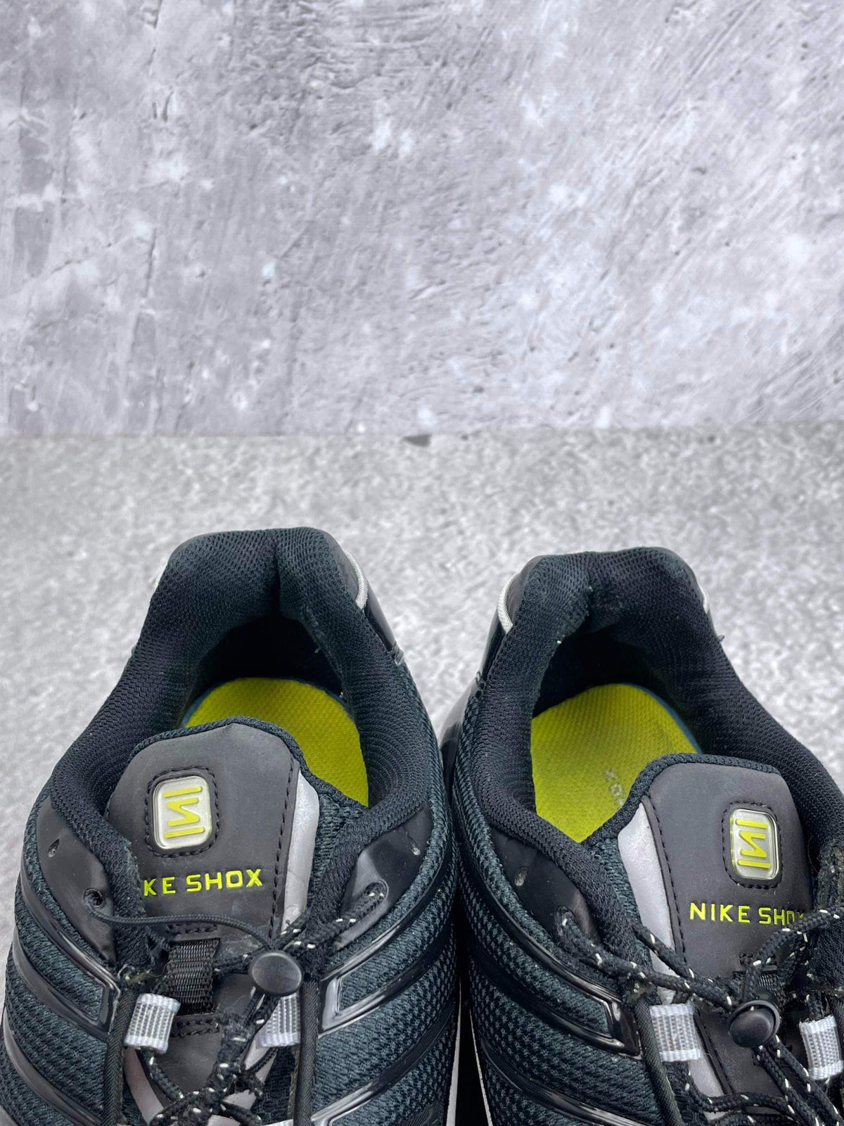Nike Shox TL Black Iron Grey — buty sportowe męskie w bardzo dobrym stanie rozmiar 45.5, zapiętki butów