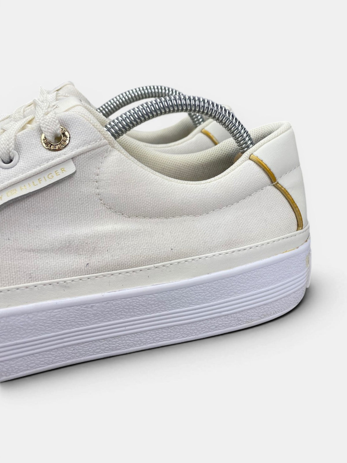 Tommy Hilfiger Sneakers — buty sportowe damskie w bardzo dobrym stanie rozmiar 42, opcjonalne zdjęcie 1