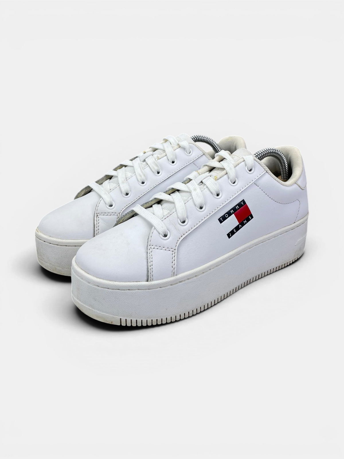 Tommy Hilfiger Platform Sneakers — buty sportowe damskie w bardzo dobrym stanie rozmiar 38, widok z boku