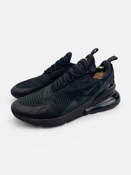 Nike Air Max 270 Triple Black — buty sportowe męskie w bardzo dobrym stanie rozmiar 47.5, widok z boku