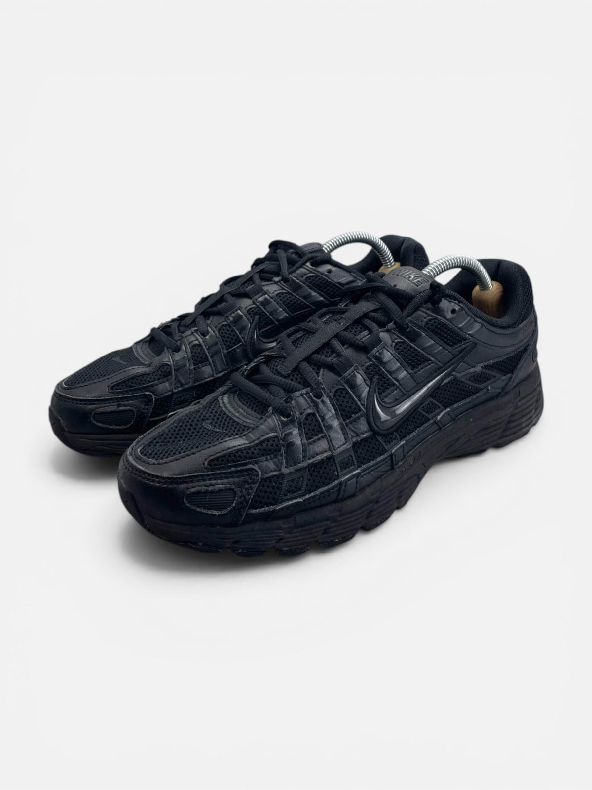 Nike P-6000 Black — buty sportowe męskie w bardzo dobrym stanie rozmiar 43, widok z boku