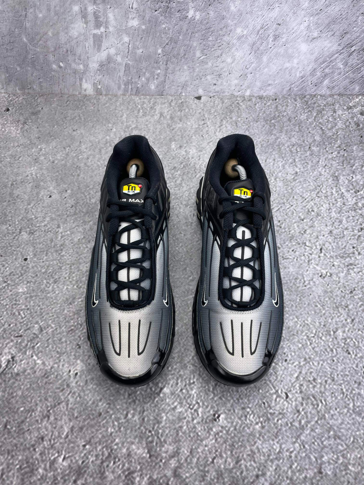 Nike Air Max Plus 3 Black White — buty sportowe męskie w bardzo dobrym stanie rozmiar 42.5, widok z góry