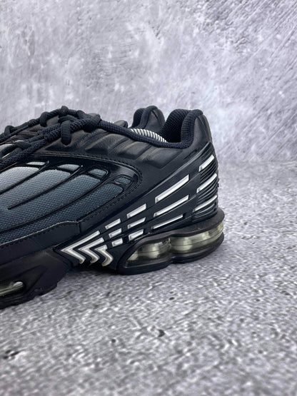 Nike Air Max Plus 3 Black White — buty sportowe męskie w bardzo dobrym stanie rozmiar 42.5, opcjonalne zdjęcie 1