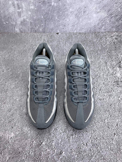 Nike Air Max 95 Cool Grey Psychic Blue — buty sportowe damskie w bardzo dobrym stanie rozmiar 40, widok z góry