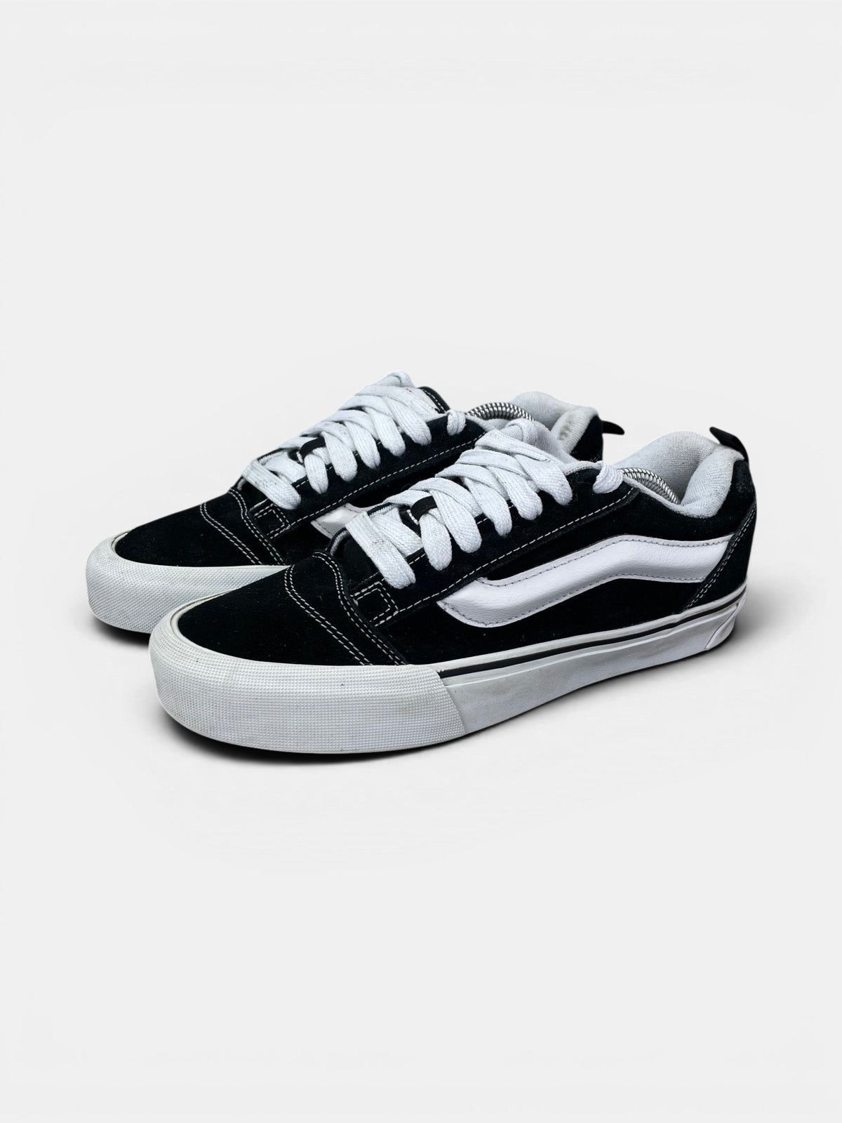 Vans Old Skool Platform — buty sportowe damskie w bardzo dobrym stanie rozmiar 39, widok z boku