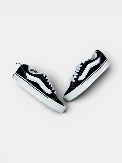 Vans Old Skool Platform — buty sportowe damskie w bardzo dobrym stanie rozmiar 39, widok z góry na zewnętrzną stronę butów