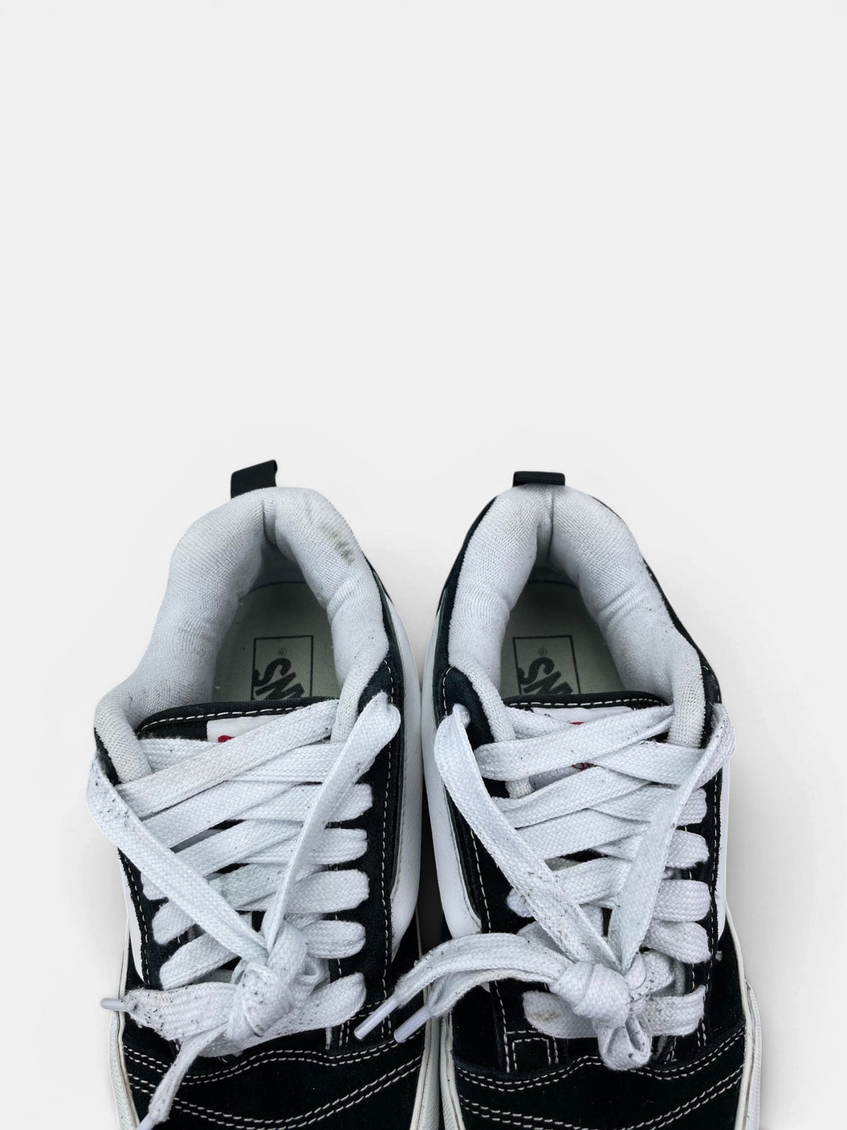 Vans Old Skool Platform — buty sportowe damskie w bardzo dobrym stanie rozmiar 39, zapiętki butów