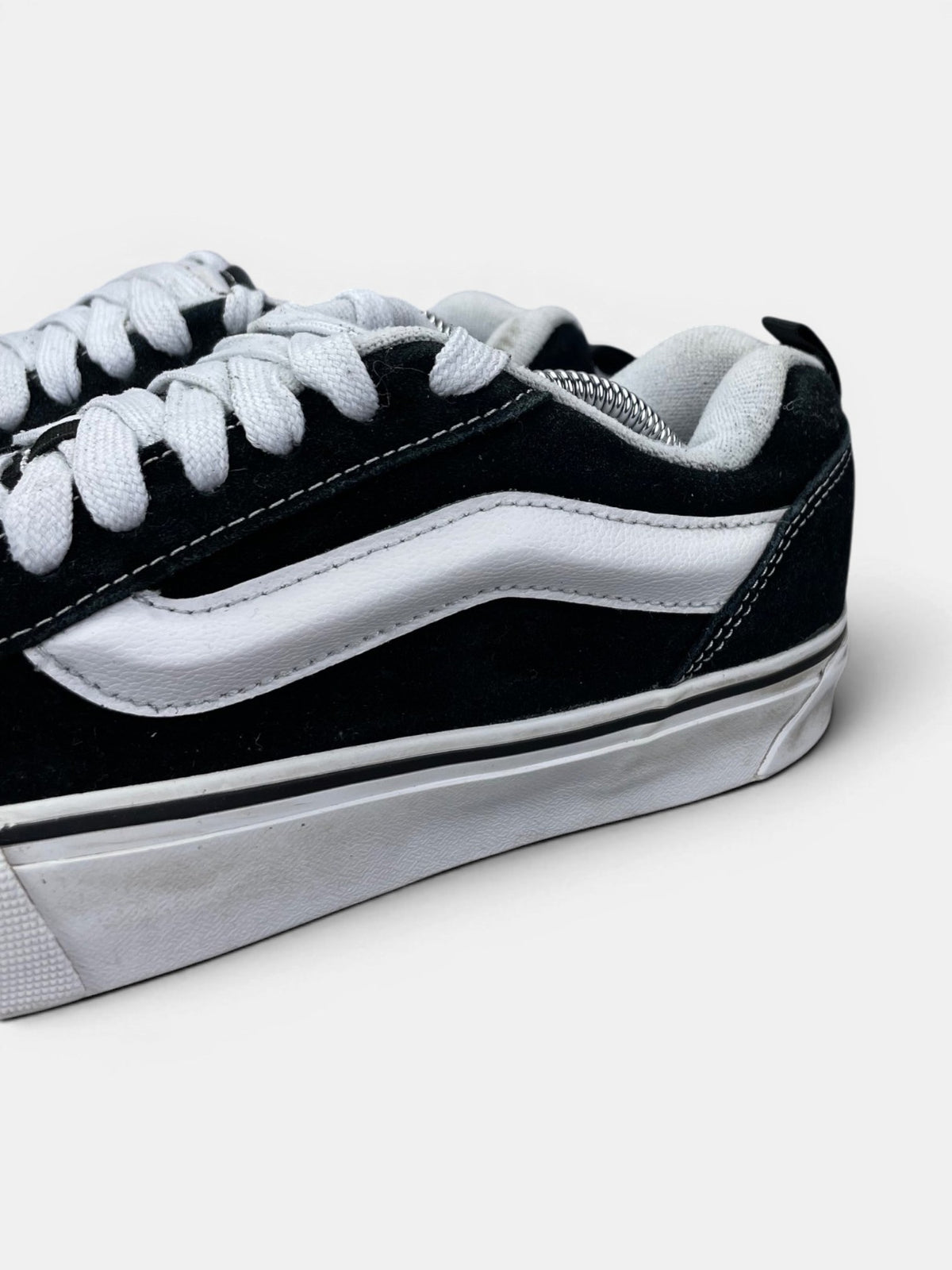 Vans Old Skool Platform — buty sportowe damskie w bardzo dobrym stanie rozmiar 39, opcjonalne zdjęcie 1
