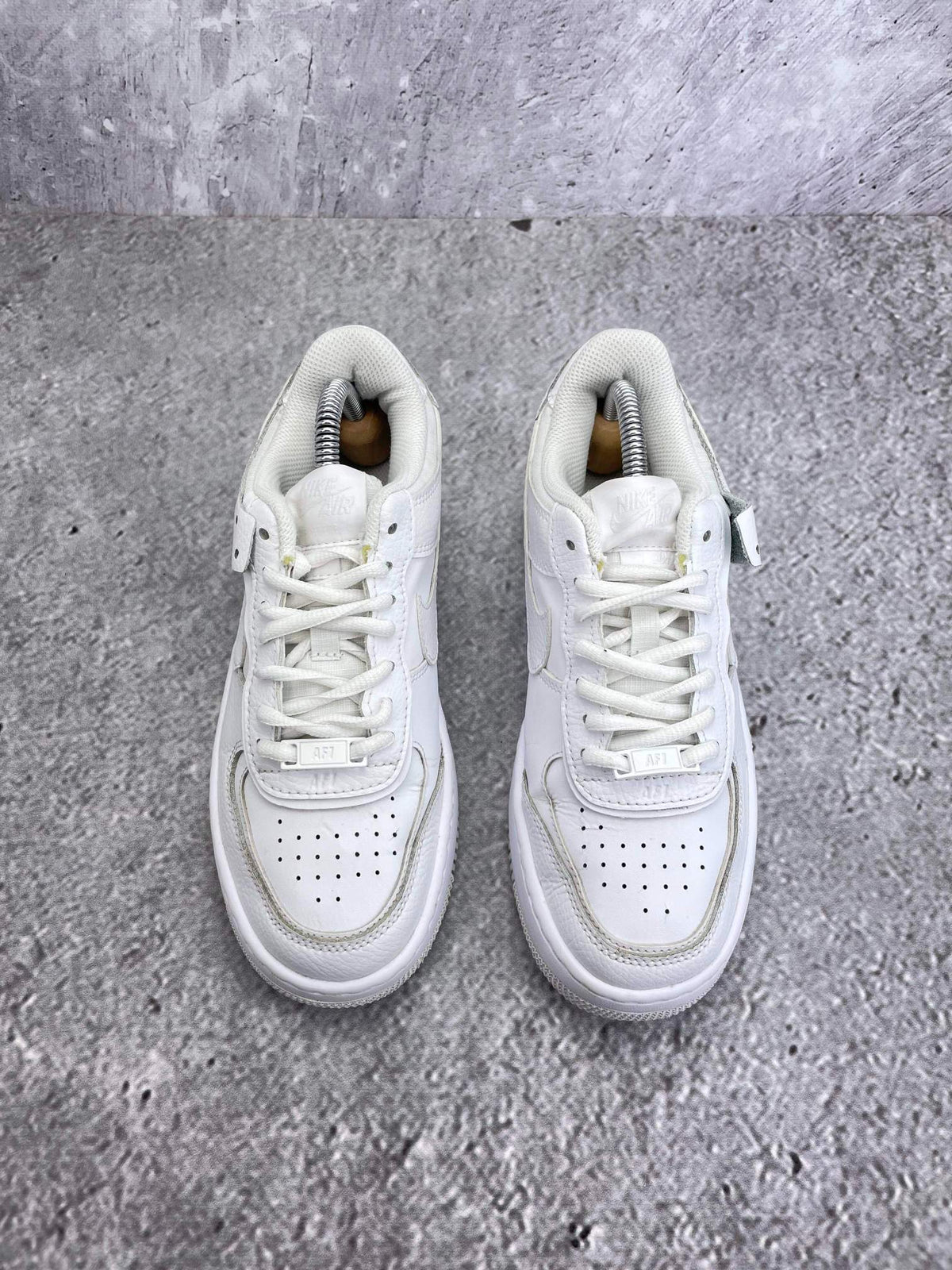 Nike Air Force 1 Shadow Triple White — buty sportowe damskie w bardzo dobrym stanie rozmiar 36.5, widok z góry
