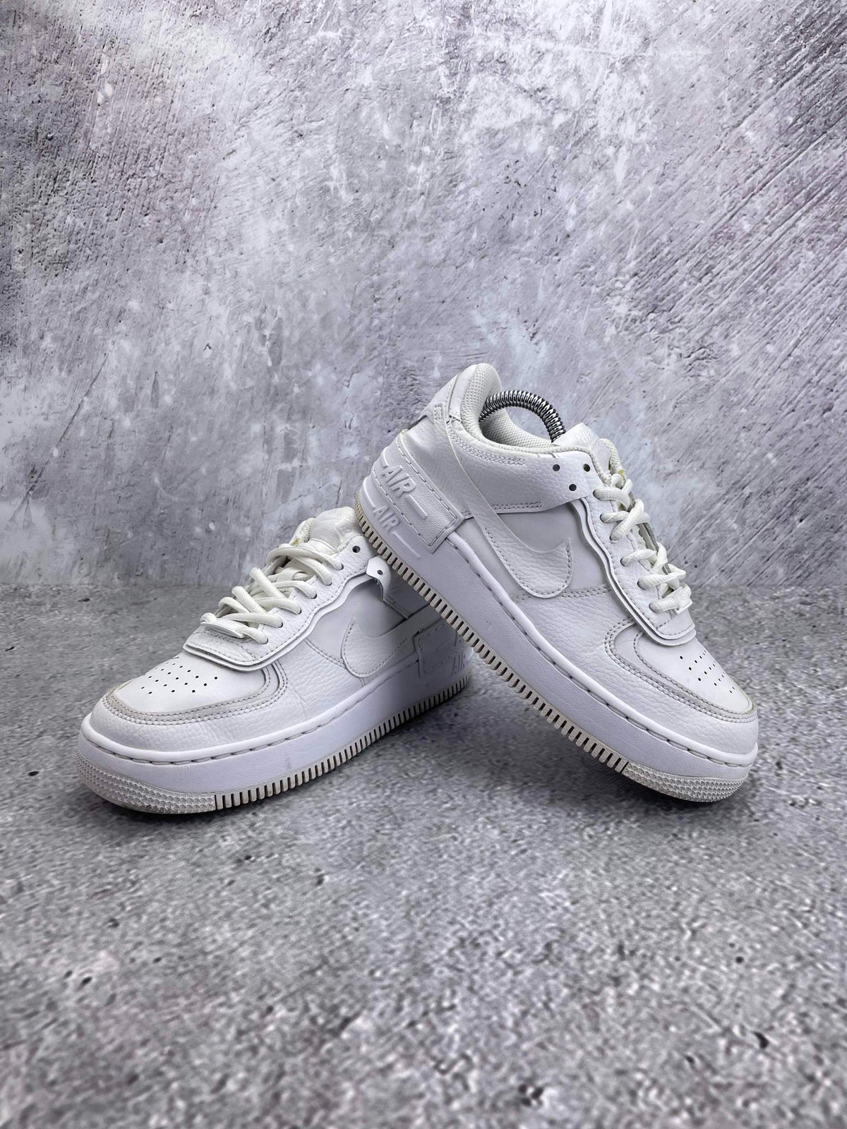 Nike Air Force 1 Shadow Triple White — buty sportowe damskie w bardzo dobrym stanie rozmiar 36.5, opcjonalne zdjęcie 1