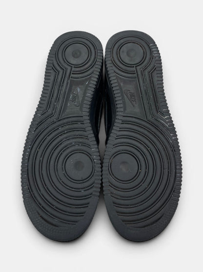 Nike Air Force 1 Low Triple Black — buty sportowe męskie w bardzo dobrym stanie rozmiar 40, podeszwa