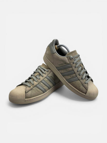 Adidas Superstar GTX Silver Pebble — buty sportowe męskie w bardzo dobrym stanie rozmiar 43 1/3, boczny profil