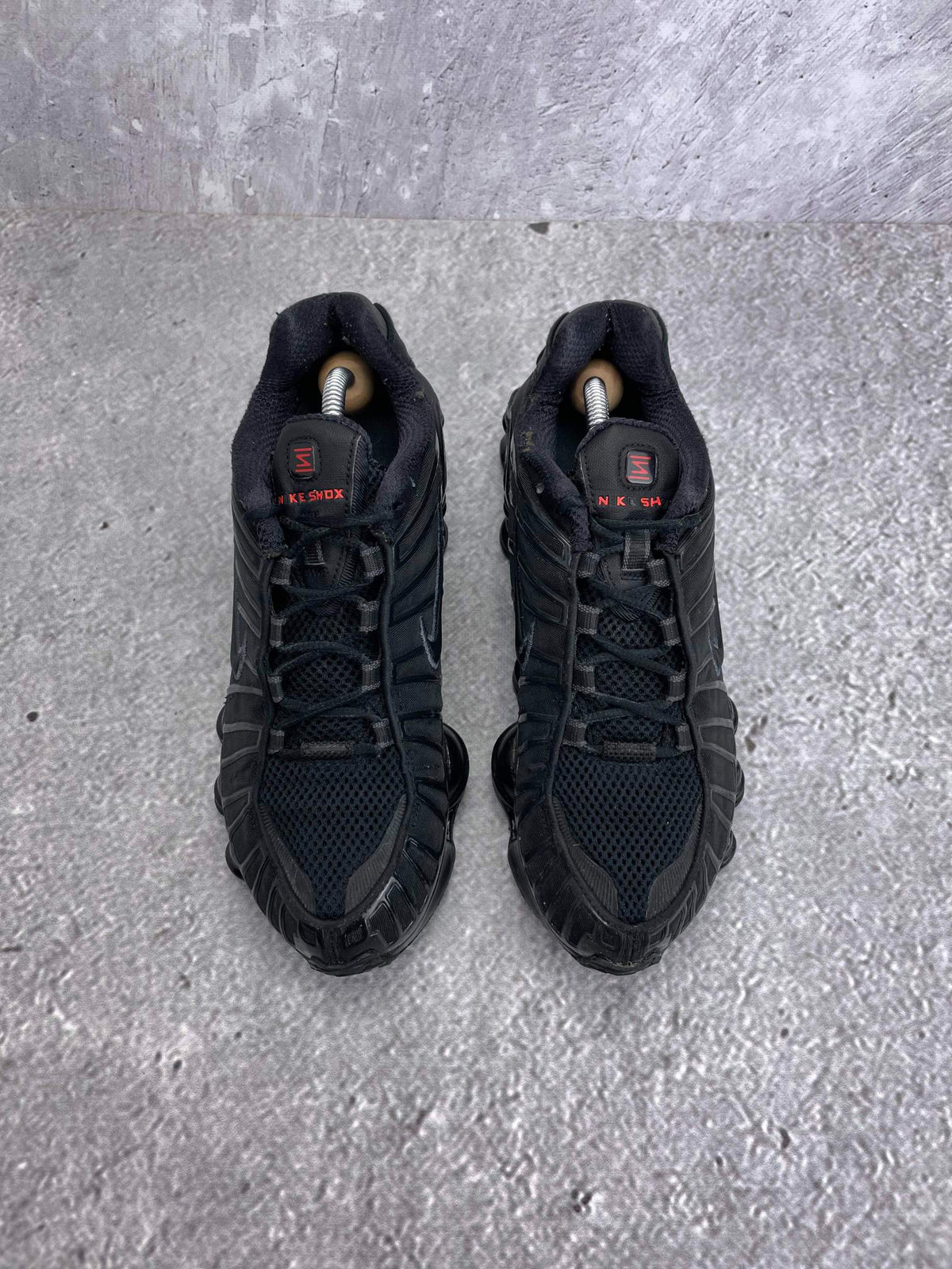 Nike Shox TL Metallic Hematite — buty sportowe damskie w bardzo dobrym stanie rozmiar 40, widok z góry