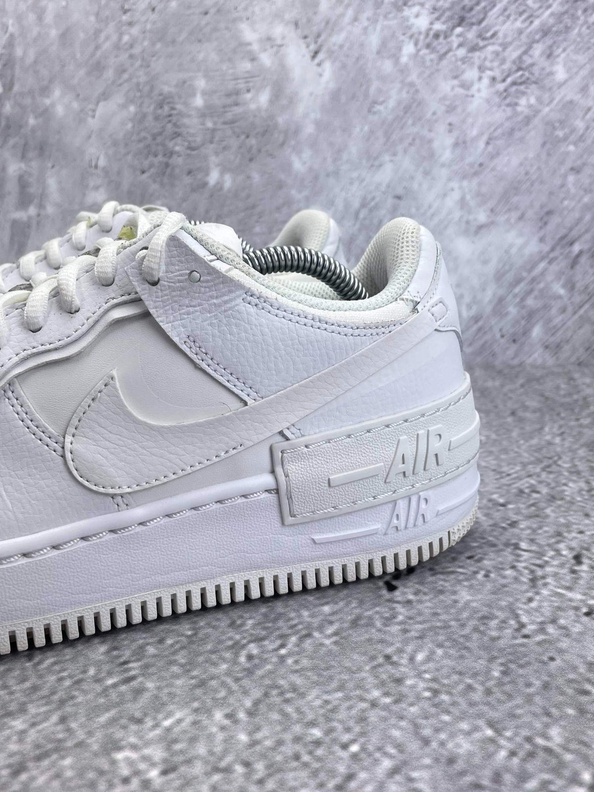 Nike Air Force 1 Shadow Triple White — buty sportowe damskie w bardzo dobrym stanie rozmiar 40, opcjonalne zdjęcie 1