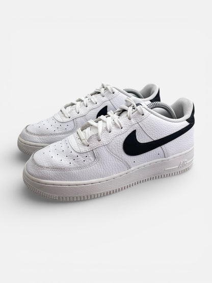Nike Air Force 1 Low '07 White Black — buty sportowe damskie w bardzo dobrym stanie rozmiar 39, widok z boku