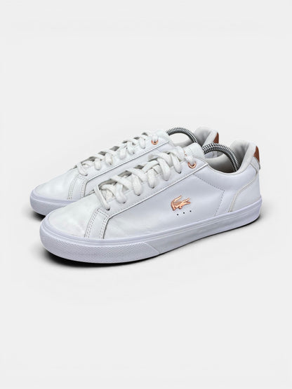 Lacoste Sneakers — buty sportowe damskie w bardzo dobrym stanie rozmiar 39, widok z boku