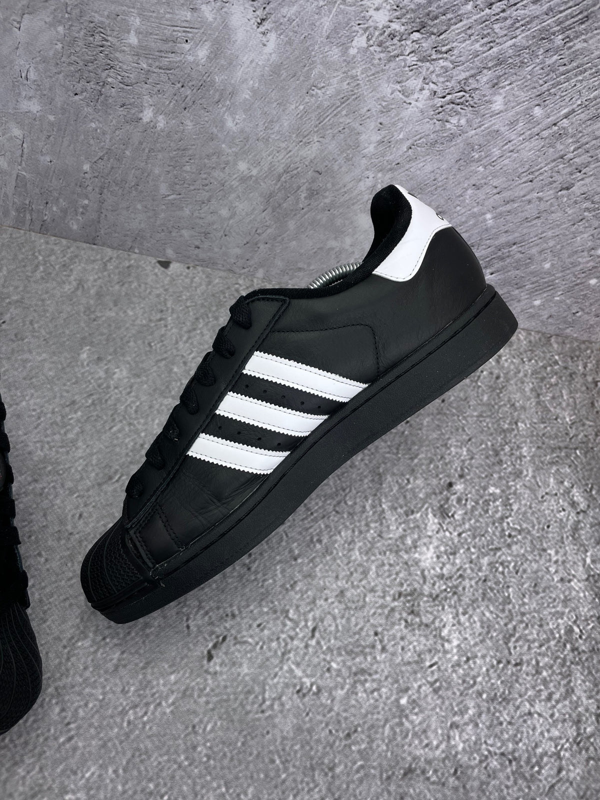 Adidas Superstar II Black White — buty sportowe męskie w bardzo dobrym stanie rozmiar 46, wewnętrzny panel lewego buta
